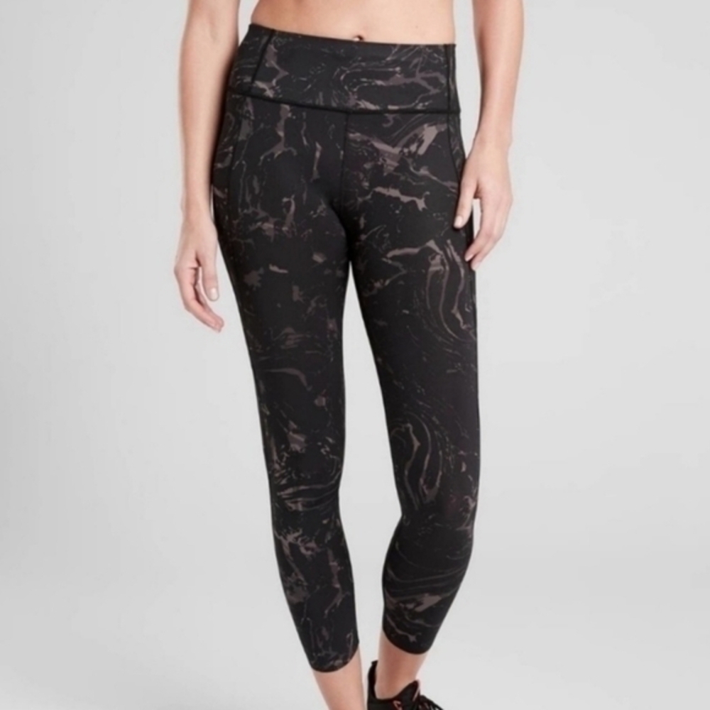 Athleta Women's Velocity Stash Pocket Black Marble 7/8 Tights Athletic Leggings